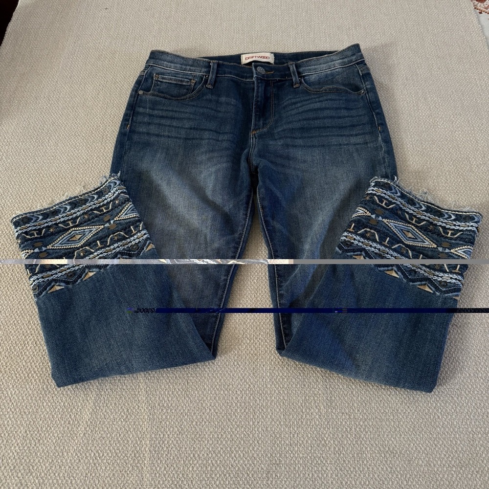Driftwood Colette Embroidered Hem Jeans Blue Straight Leg Studded Size 29x26 - Picture 9 of 12